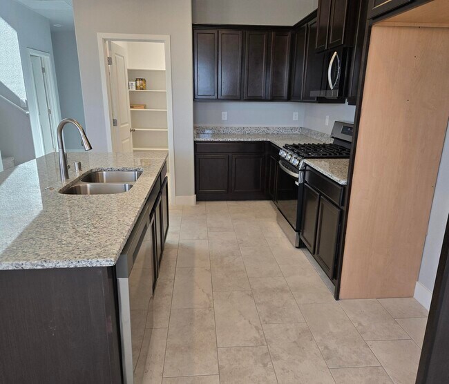 Foto del edificio - 4030 Silver Springs Road NE