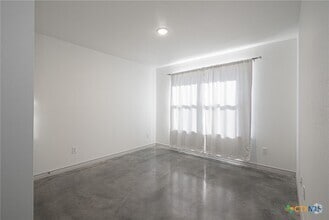 Building Photo - 765 Freedom Cir
