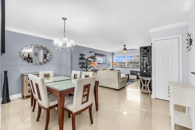 Foto del edificio - 220 Kings Point Dr
