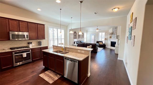 Building Photo - 640 Sundrop Dr