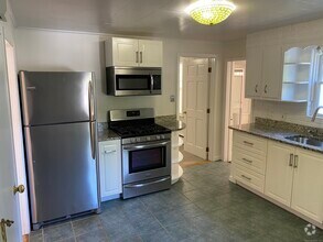 Building Photo - 81 Soundview Ave