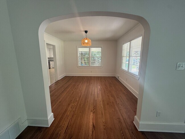 Foto del edificio - Large 5-Points House off South UGA Campus!