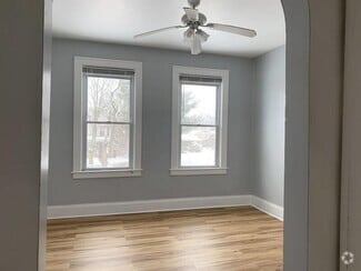 Building Photo - 322 Woodlawn Rd