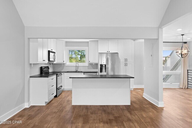 Foto del edificio - 4305 Bay Point Rd
