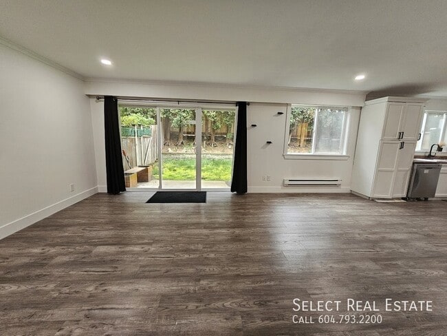 Building Photo - 33900 Mayfair Ave