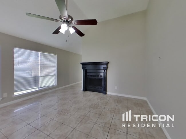 Foto del edificio - 8711 Croteau Dr