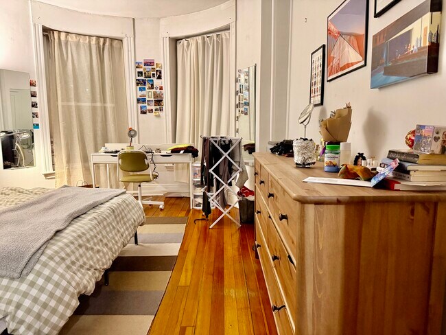 Foto del edificio - 1122 Commonwealth Ave