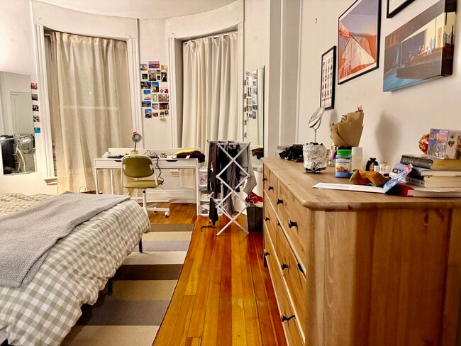 Building Photo - 1122 Commonwealth Ave