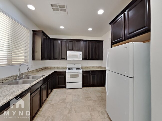 Building Photo - 7693 Lots Hills Dr