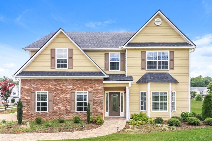 Foto principal - 6013 Locklear Way