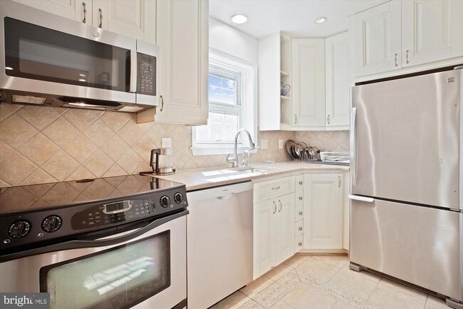 Building Photo - 10715 Kings Riding Way