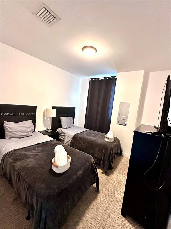 Foto del edificio - 2280 SW 32nd Ave