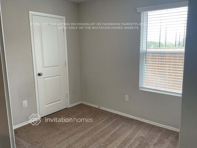 Foto del edificio - 8126 Serro Medina