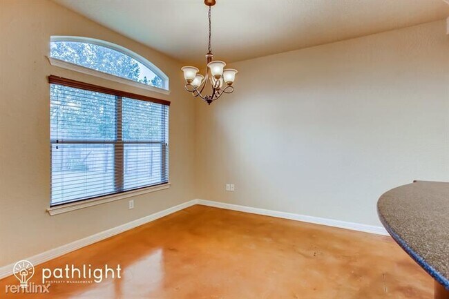 Foto del edificio - 3 br, 2 bath House - 15816 Glenn Ln UNIT