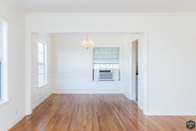 Foto del edificio - 10437 Ashton Ave