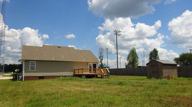 Building Photo - Minutes to West Limestone High School.