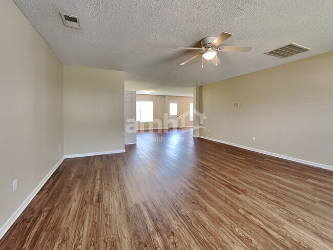 Building Photo - 2021 Clipstone Drive