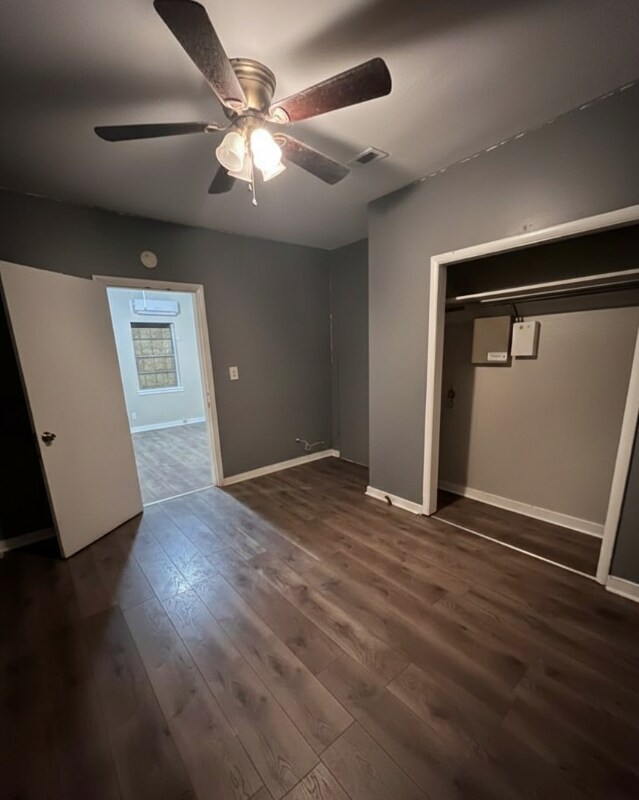 Building Photo - 12 4th Ave SW