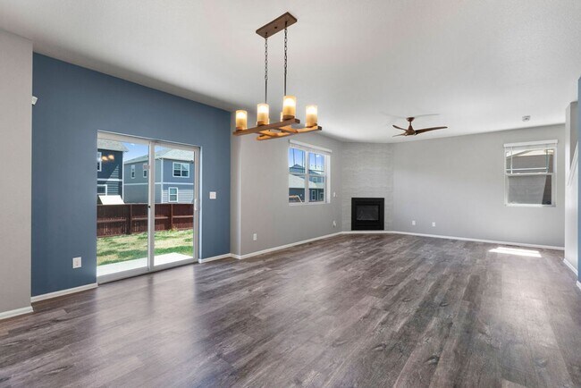 Foto del edificio - 4 Bedroom Home with Office and Loft