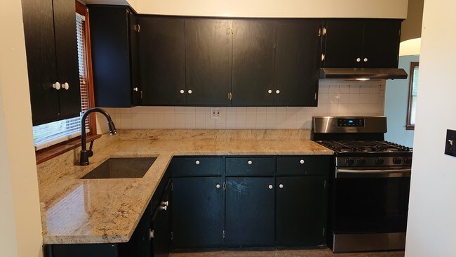 Foto del edificio - 3700 W 167th St