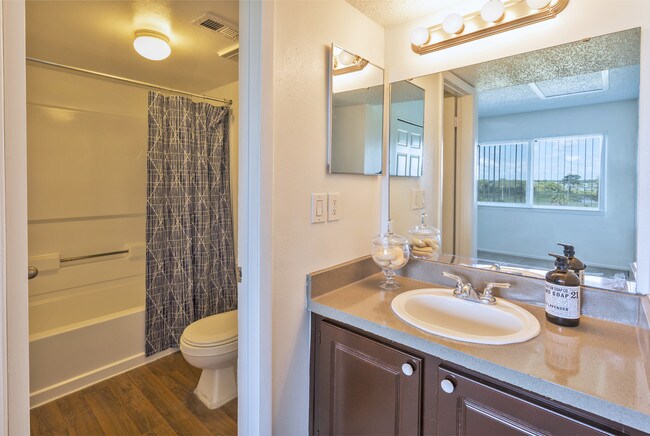 Monterey Lake Apartments Orlando Fl Bath Monterey Lake
