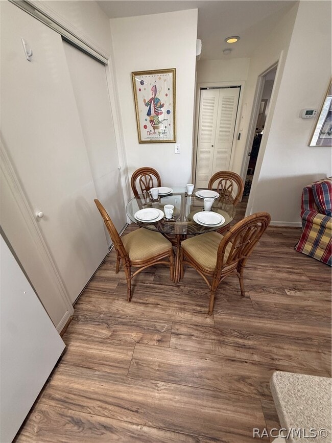 Building Photo - 955 SE Mayo Dr