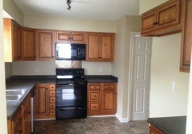 Foto del edificio - ****READY TO MOVE IN****