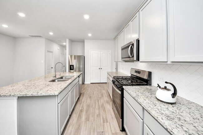 Building Photo - 68 Valiant Ridge Trail
