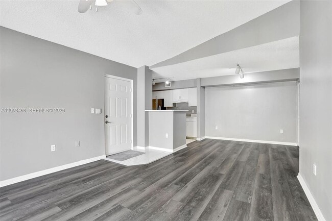 Building Photo - 4820 N State Rd 7