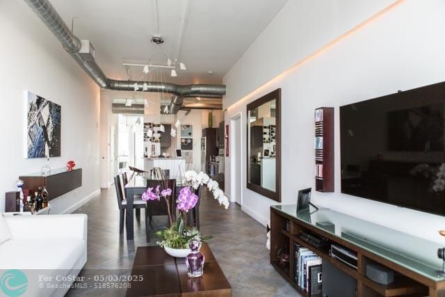 Foto principal - 3029 NE 188th St