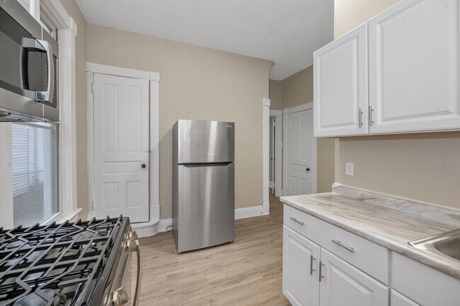 Kitchen - 3328 Fairfield Ave