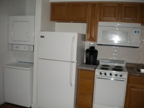 Building Photo - 550 Abby Ln