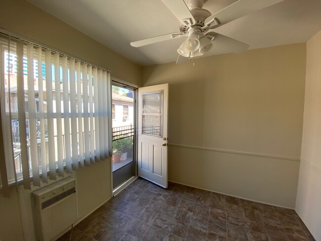 Foto del edificio - 129 N. Kenwood