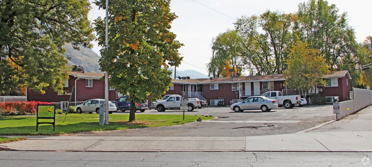 Stonecrest at Seven Peaks Apartments in Provo, UT