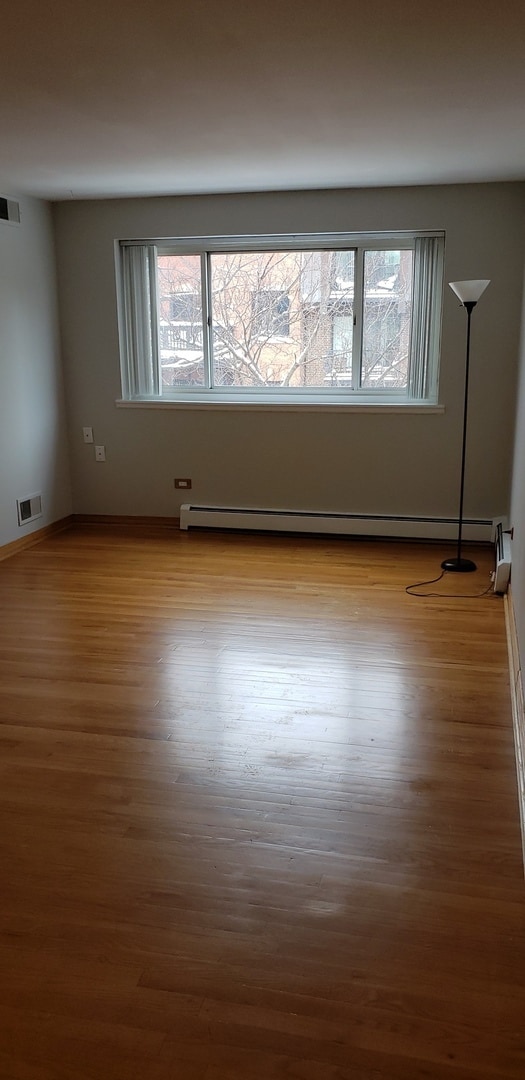 Building Photo - 515 W Wrightwood Ave