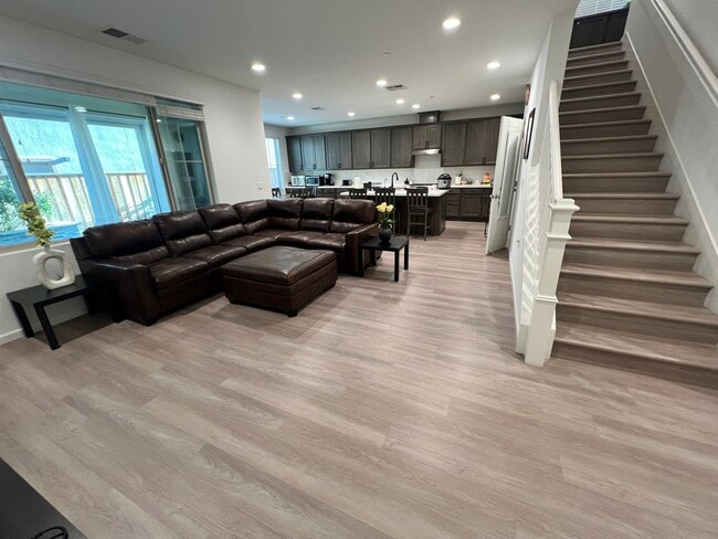 Building Photo - 5972 Diamond Way