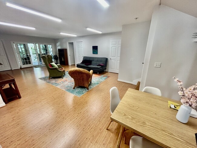 Building Photo - 116 Hanupaoa Pl