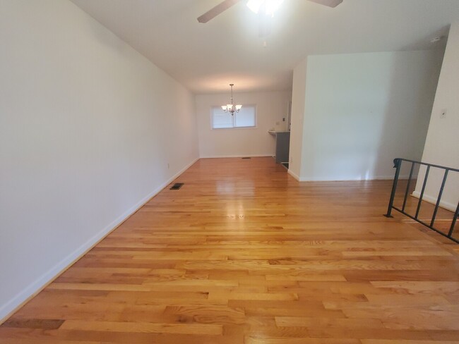 Building Photo - 3109 Manson Pl
