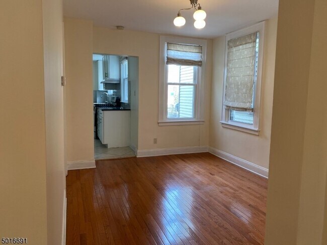 Building Photo - 393 Lafayette St, Newark NJ 07105