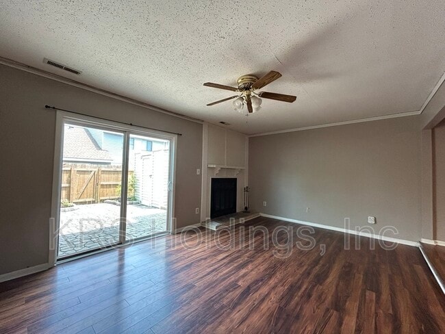 Building Photo - 3859 Chimney Creek Dr