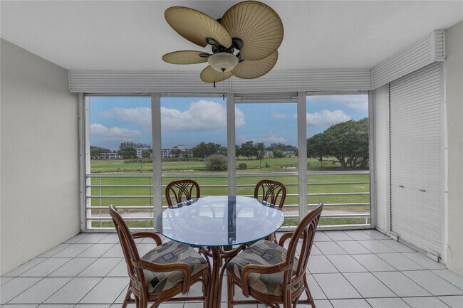 Foto del edificio - 3001 S Course Dr