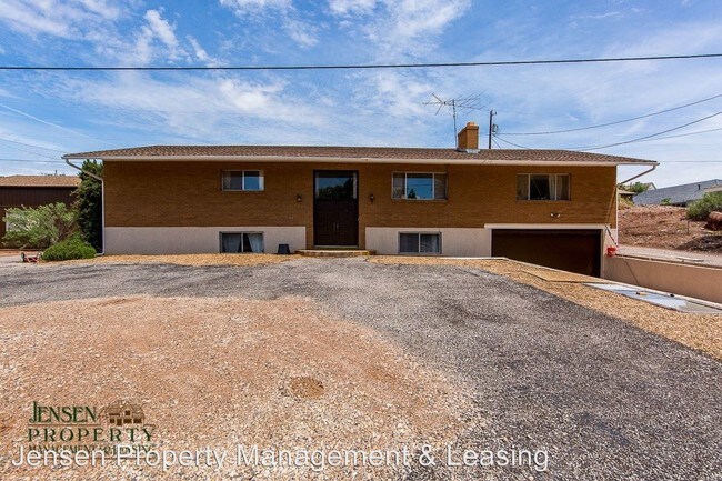 Building Photo - 5 br, 3 bath House - 2600 Santa Clara Drive