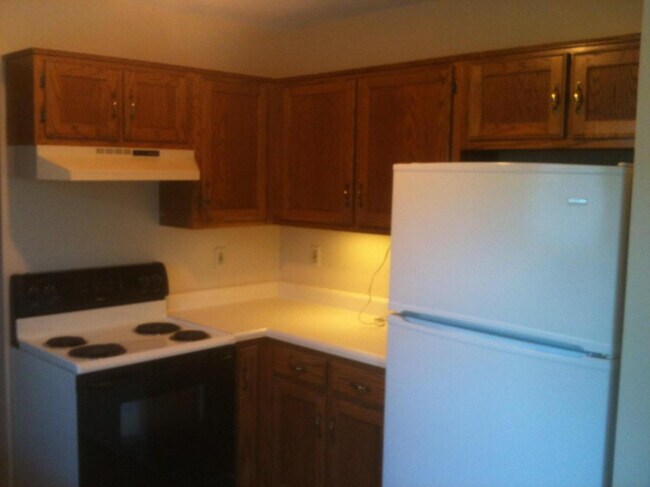 Building Photo - White Oak Dr