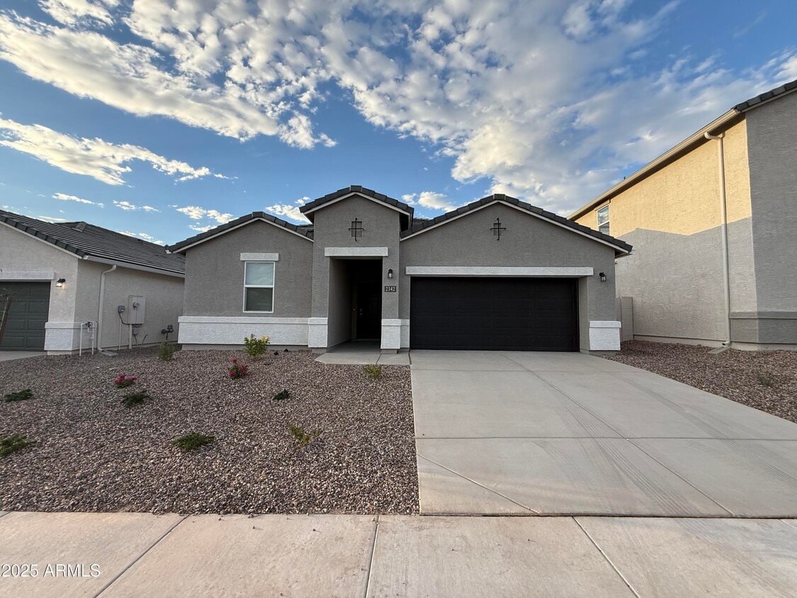 Foto principal - 2342 W Sheridan Ave