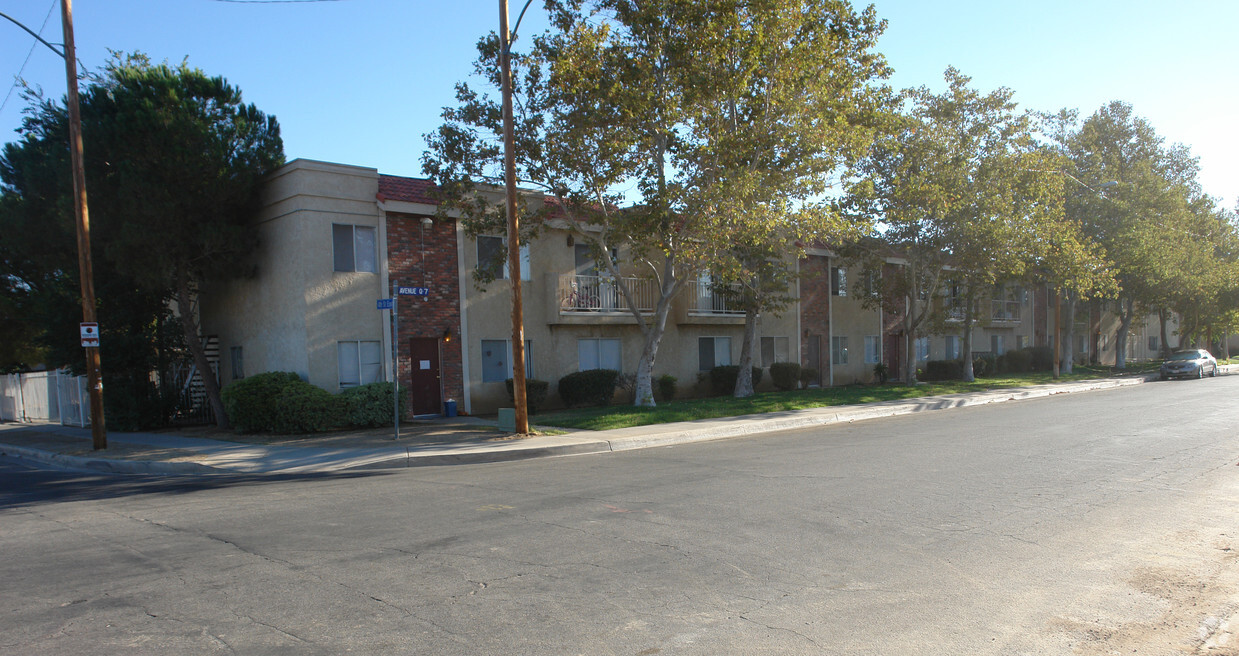 Primary Photo - Sol y Cielo Apartments