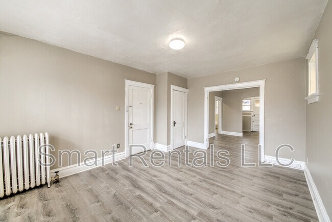 Foto del edificio - 4056 S Grand Blvd