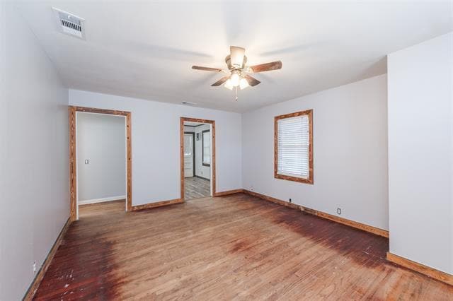 Building Photo - 108 SE Tarrant Ave