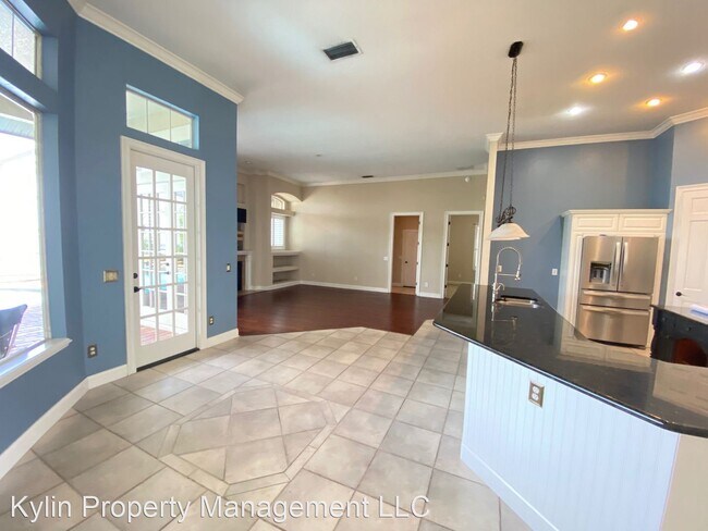 Building Photo - 8503 Sand Lake Shores Dr