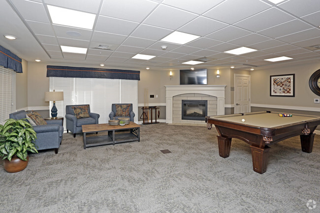 Billiards / Game Room - Memorial Hills