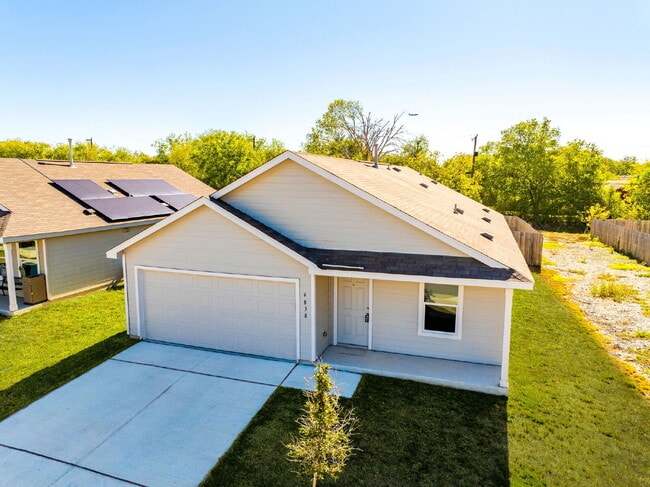 Foto del edificio - Charming 3-Bedroom Haven with 2 Full Baths